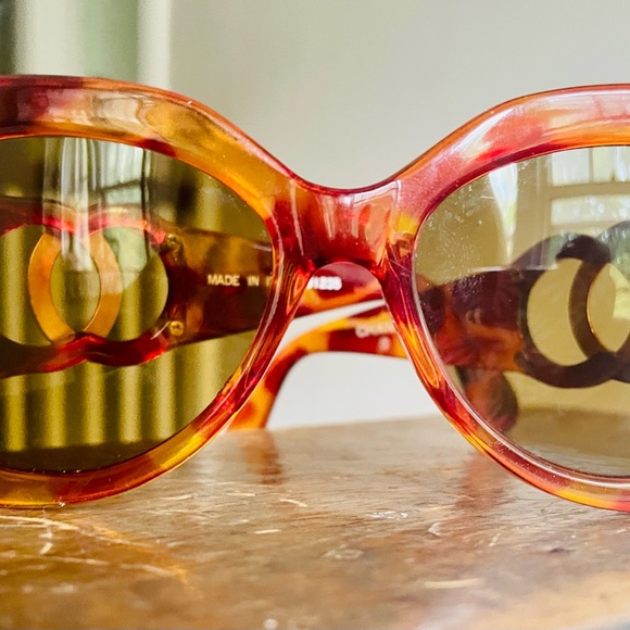 Vintage 90’s Y2K authentic Chanel tortoiseshell logo sunglasses - Picture 6 of 7